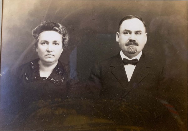 Eli and Rose Poliakov, 1880s Eli-and-Rose-Poliakov