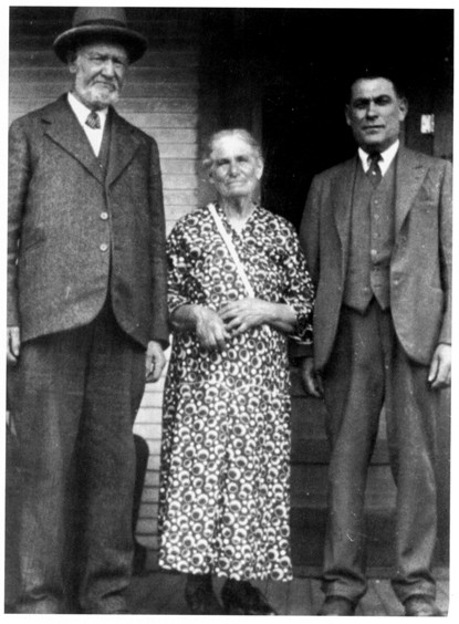 Goldenberg Family, Trochu, 1910 Goldenberg-Family-Trochu-1910